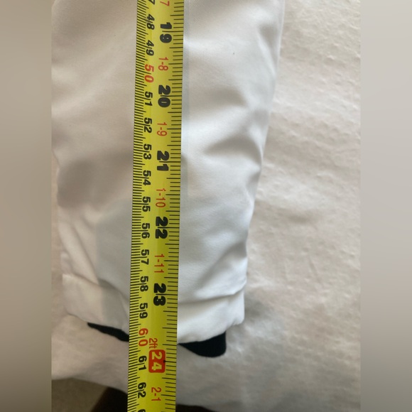 NEW-White Fur-Trimmed Winter Jacket
by Chillax - Picture 8 of 15